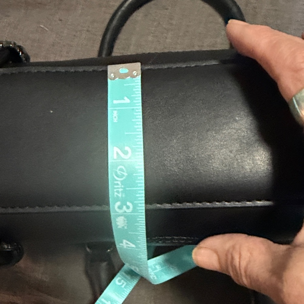 Steve Madden Elegant Black Satchel - Picture 5 of 5